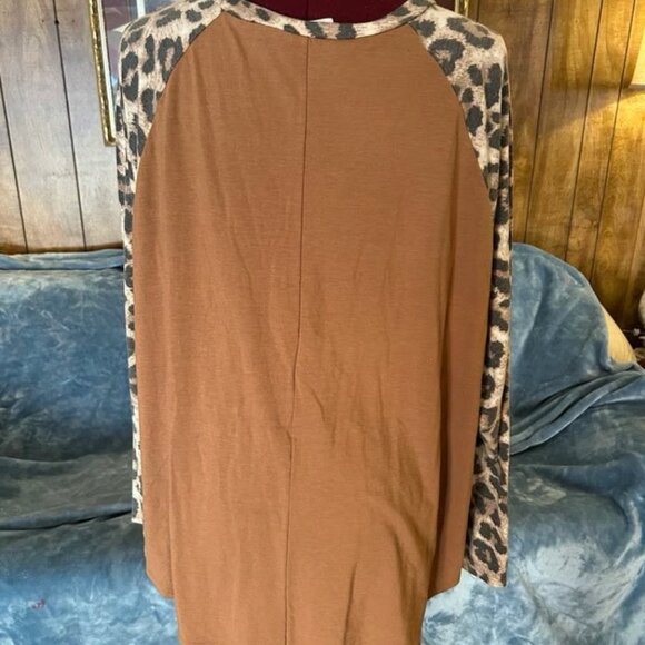 Womens top - Picture 2 of 3